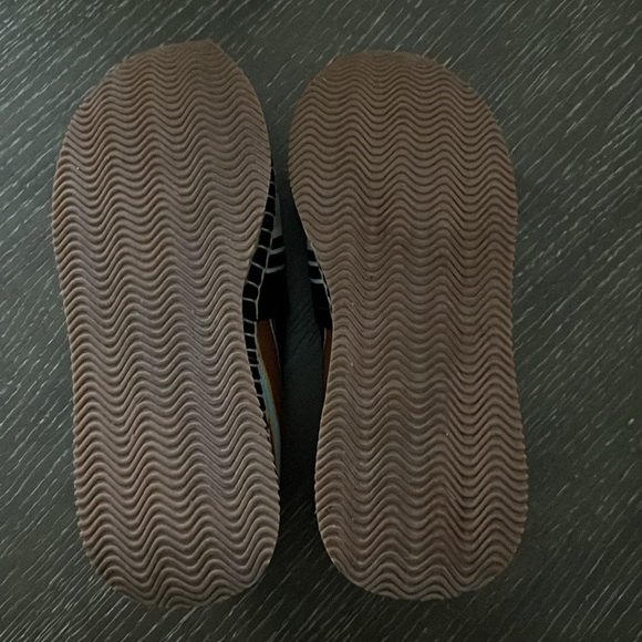 Tory Burch / Daisy Slip-On Trainer / Multi Webbing Strip / Size 6.5 - Picture 3 of 3